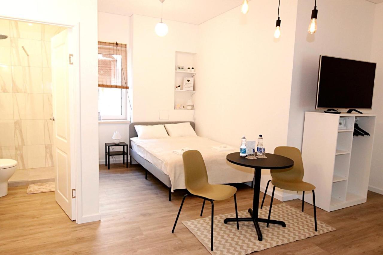 Minimalist Studio Old Town Apartments By Hostlovers Kaunas Ngoại thất bức ảnh