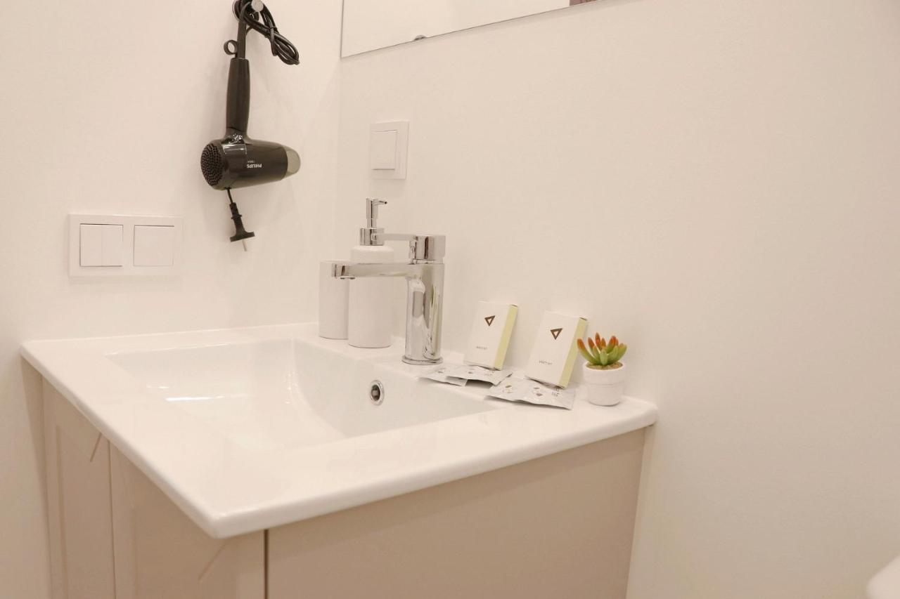 Minimalist Studio Old Town Apartments By Hostlovers Kaunas Ngoại thất bức ảnh